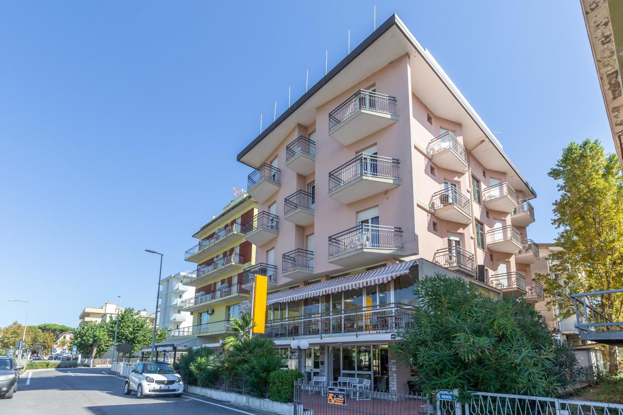 Hotel Naica Rímini Exterior foto