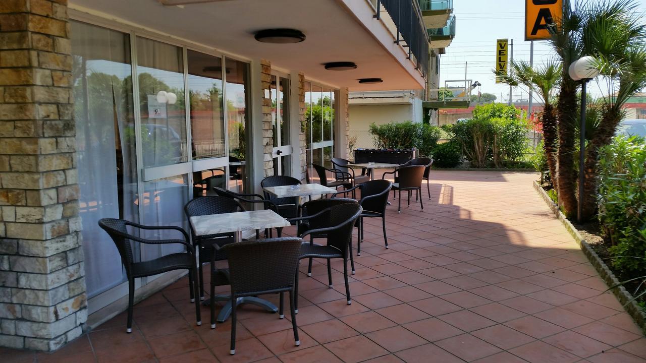 Hotel Naica Rímini Exterior foto
