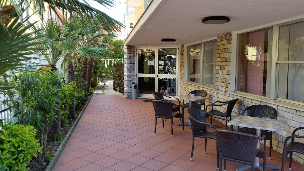 Hotel Naica Rímini Exterior foto